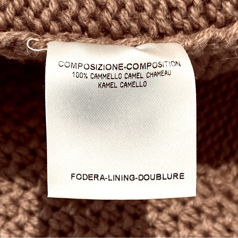 GUCCI KNIT CAMEL WITH TURTLENECK PONCHO. - Picture 8 of 10